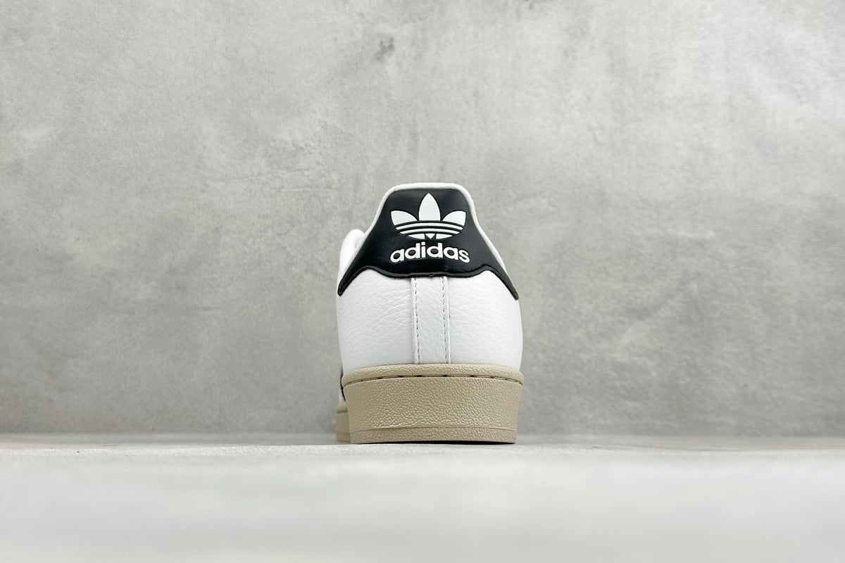 阿迪达斯 Adidas Originals Superstar 贝壳头板鞋 采用全新头层拼接皮革材质 后跟采用特色3D立体印字 渠道正品订单 诠释市场最高工艺水平 全鞋进口头层皮料打造。区别市面普通真标版本，进出专柜无压力-实拍图6