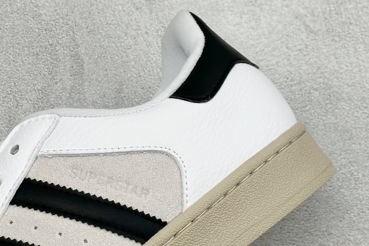 阿迪达斯 Adidas Originals Superstar 贝壳头板鞋 采用全新头层拼接皮革材质 后跟采用特色3D立体印字 渠道正品订单 诠释市场最高工艺水平 全鞋进口头层皮料打造。区别市面普通真标版本，进出专柜无压力-实拍图9