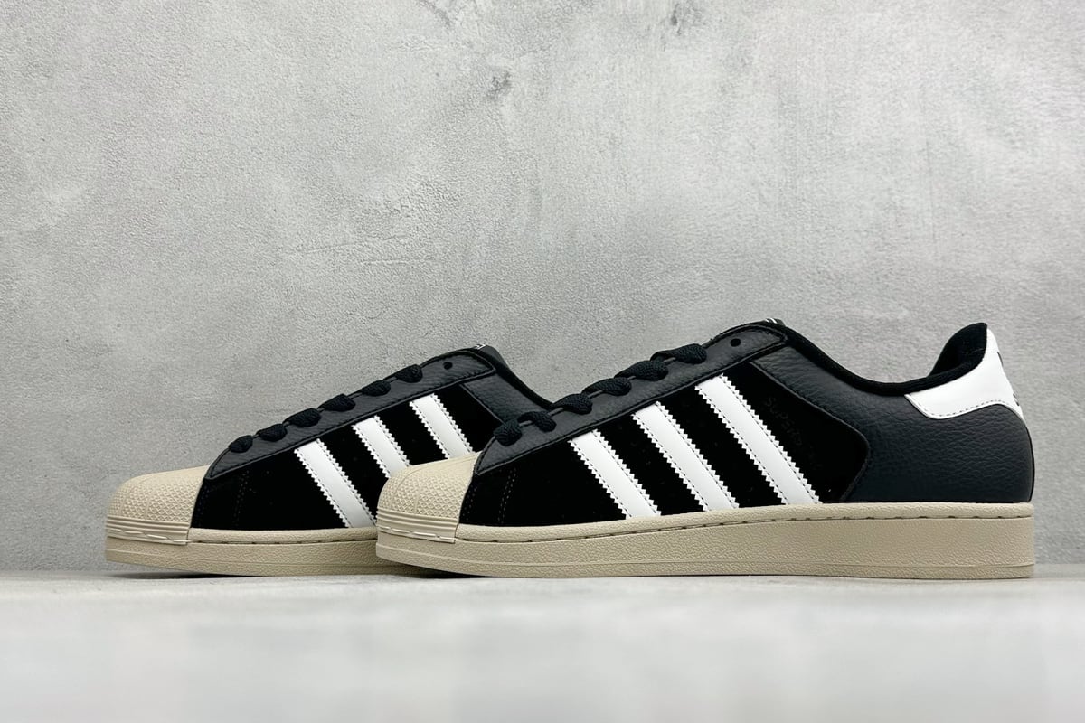 阿迪达斯 Adidas Originals Superstar 贝壳头板鞋 采用全新头层拼接皮革材质 后跟采用特色3D立体印字 渠道正品订单 诠释市场最高工艺水平 全鞋进口头层皮料打造。区别市面普通真标版本，进出专柜无压力-实拍图5