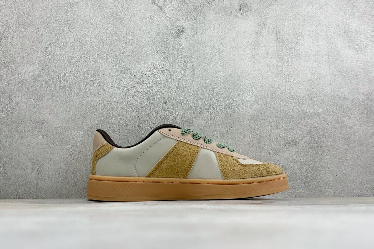 阿迪达斯 Adidas originals × Whitaker Group BW 白绿黑 侧面实拍图