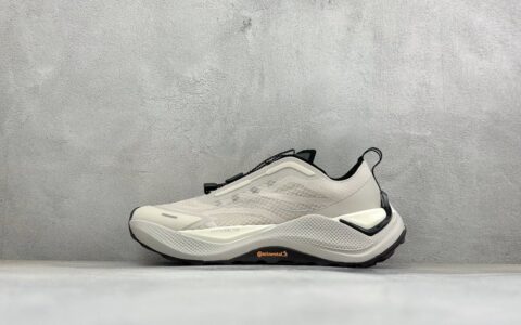 阿迪达斯Adidas Holo Peak 阿迪达斯银黑防滑运动舒适贴合低帮越野跑鞋纯原版本 货号：KZ9988