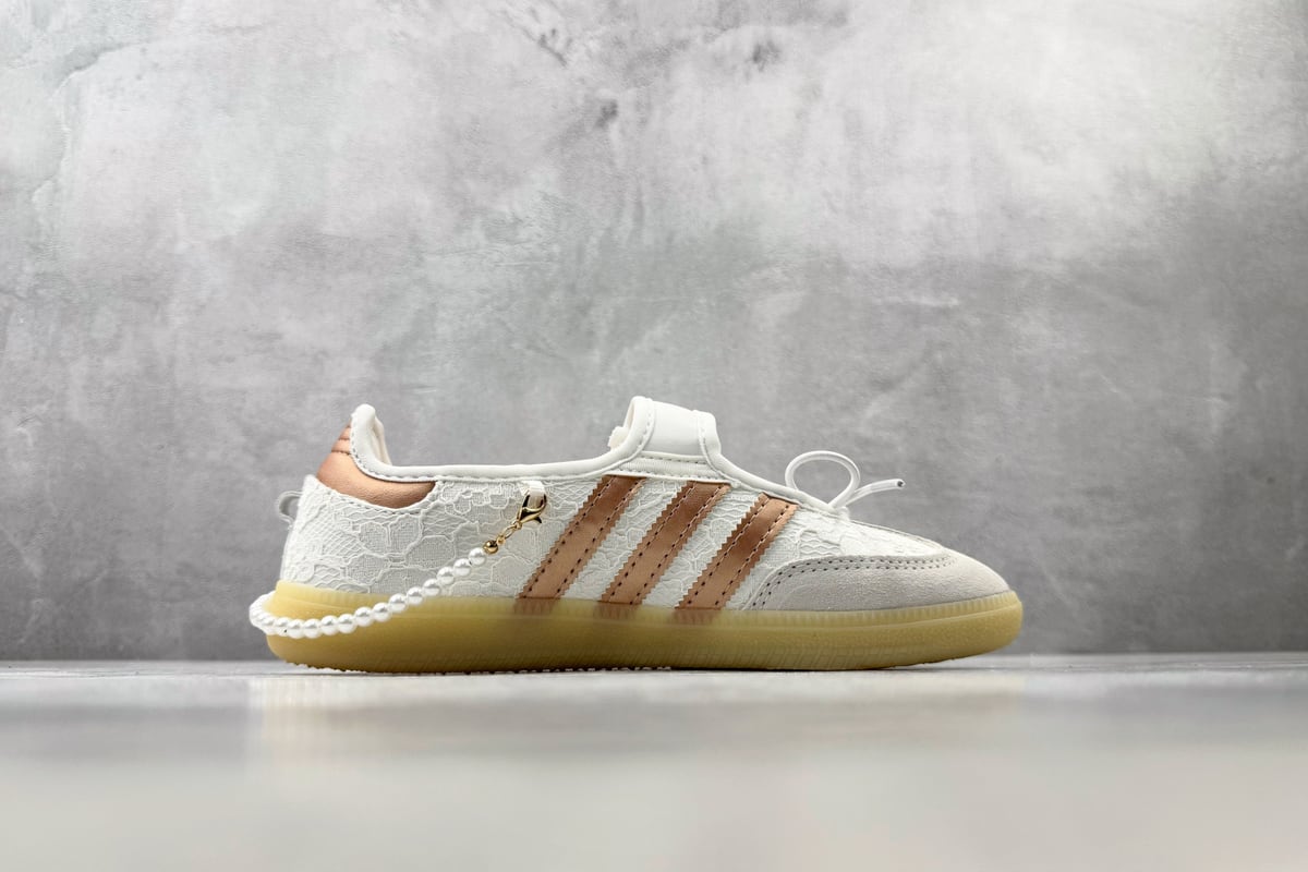 阿迪达斯 Adidas originals Samba Jane 白香槟金 侧面实拍图