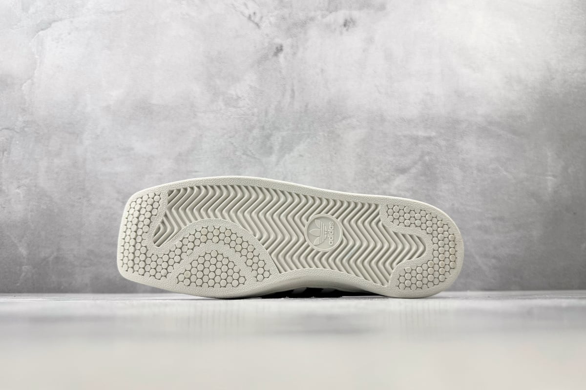 阿迪达斯 Adidas originals × Jennie SUPERSTAR 银黑 鞋头实拍图