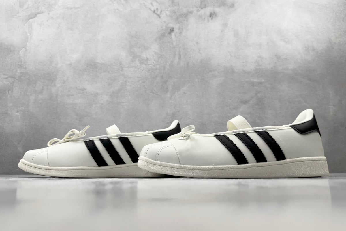 阿迪达斯 Adidas originals × Jennie SUPERSTAR 银黑 鞋跟实拍图