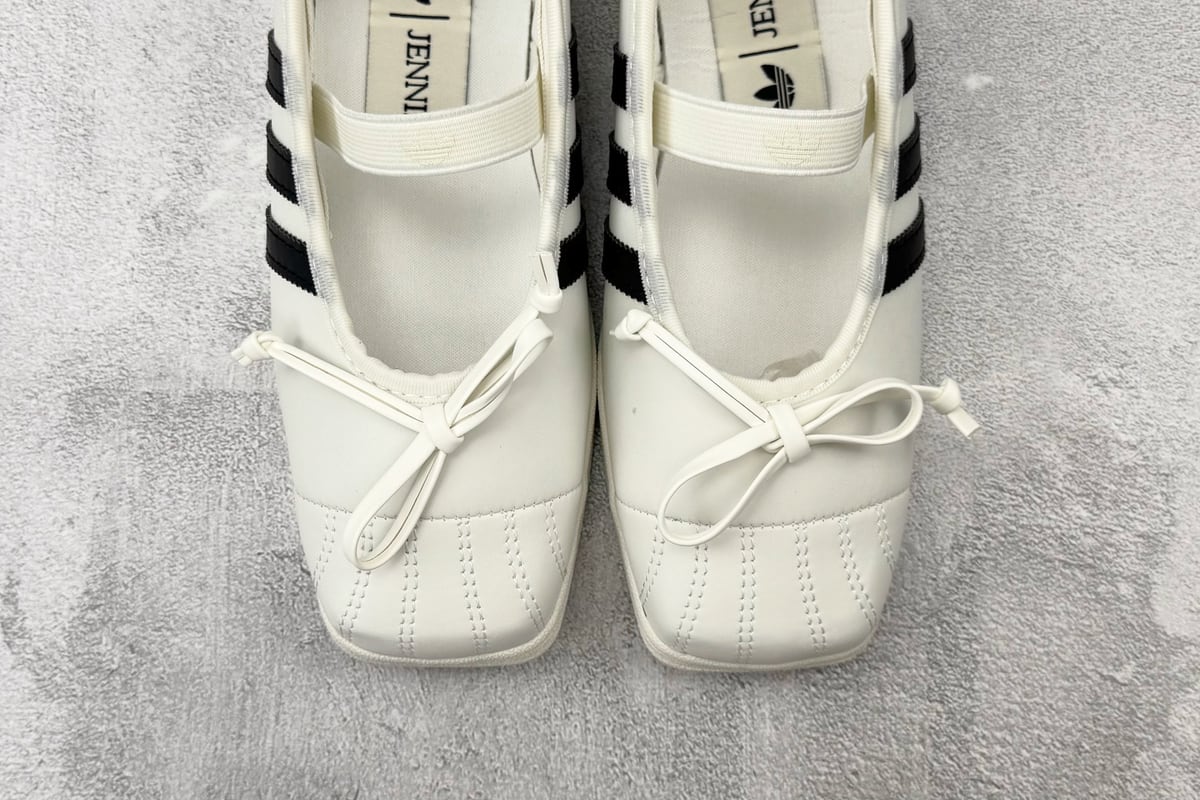 阿迪达斯 Adidas originals × Jennie SUPERSTAR 银黑 鞋标实拍图