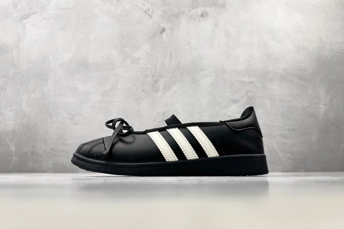 阿迪达斯 Adidas originals × Jennie SUPERSTAR 白银黑 正面实拍图