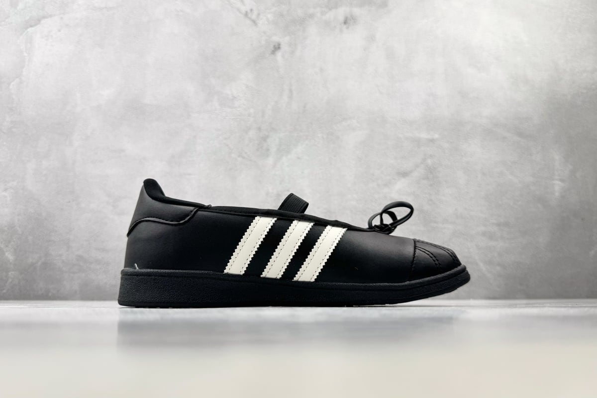 阿迪达斯 Adidas originals × Jennie SUPERSTAR 白银黑 侧面实拍图