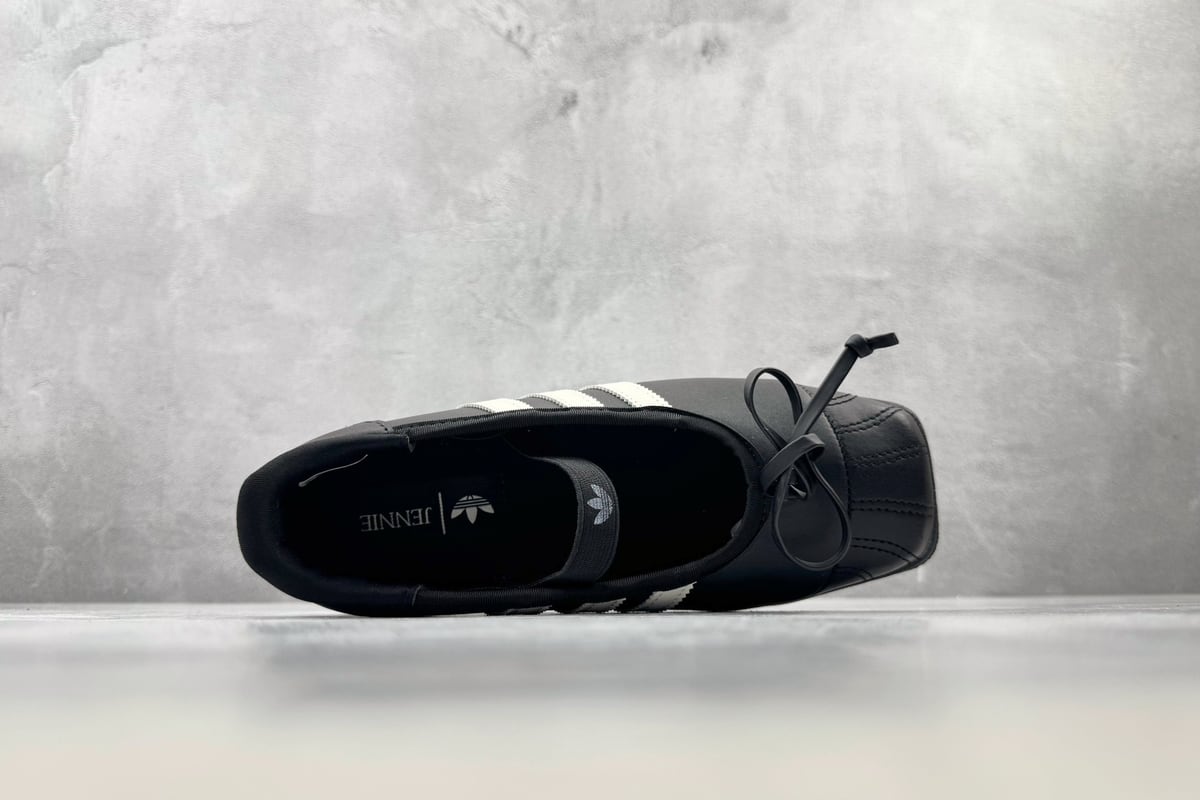 阿迪达斯 Adidas originals × Jennie SUPERSTAR 白银黑 背面实拍图