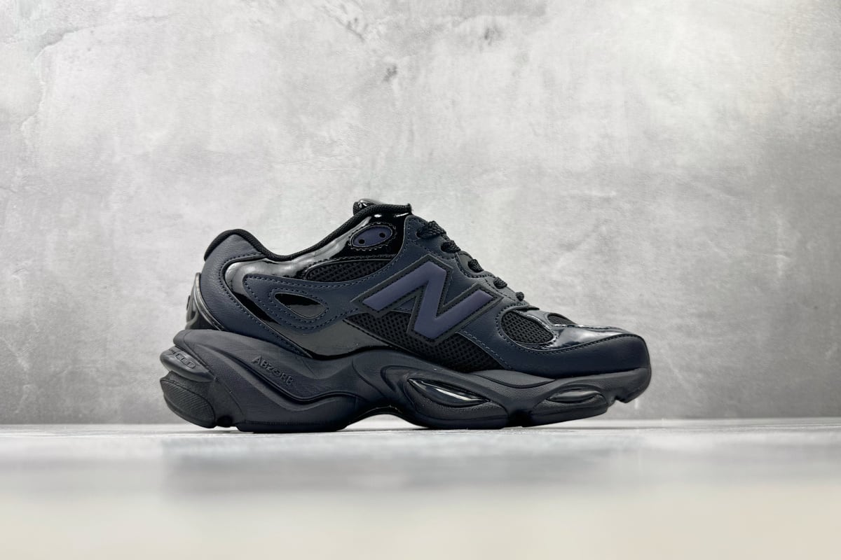 新百伦 New Balance NB 983 黑灰 侧面实拍图