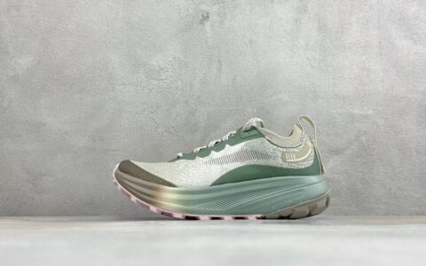 科恩KEEN SEEK 舒适贴合防滑耐磨越野跑步鞋白绿粉纯原版本 货号：1032316