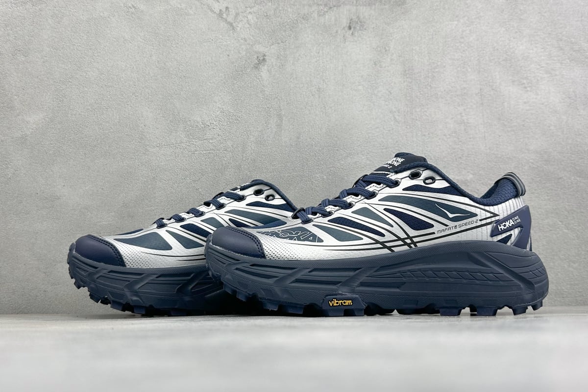 霍伽 HOKA ONE ONE Mafate Speed 2 低帮专业越野跑步鞋 黑白蓝 鞋跟实拍图