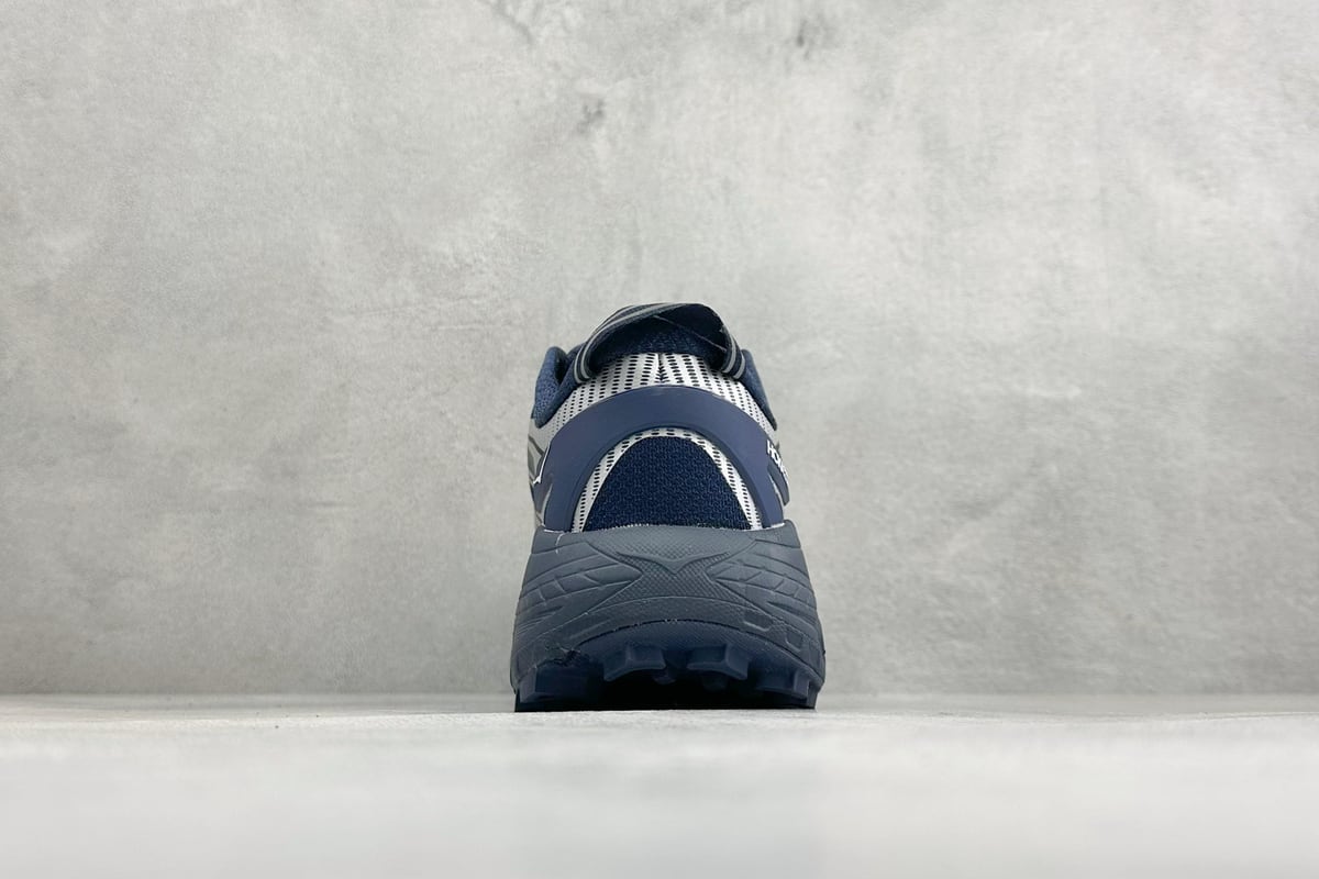 霍伽 HOKA ONE ONE Mafate Speed 2 低帮专业越野跑步鞋 黑白蓝 鞋底实拍图