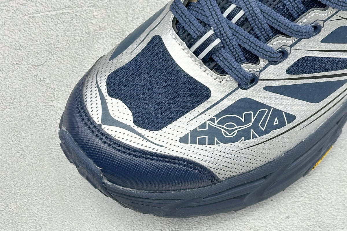 霍伽 HOKA ONE ONE Mafate Speed 2 低帮专业越野跑步鞋 黑白蓝 鞋标实拍图