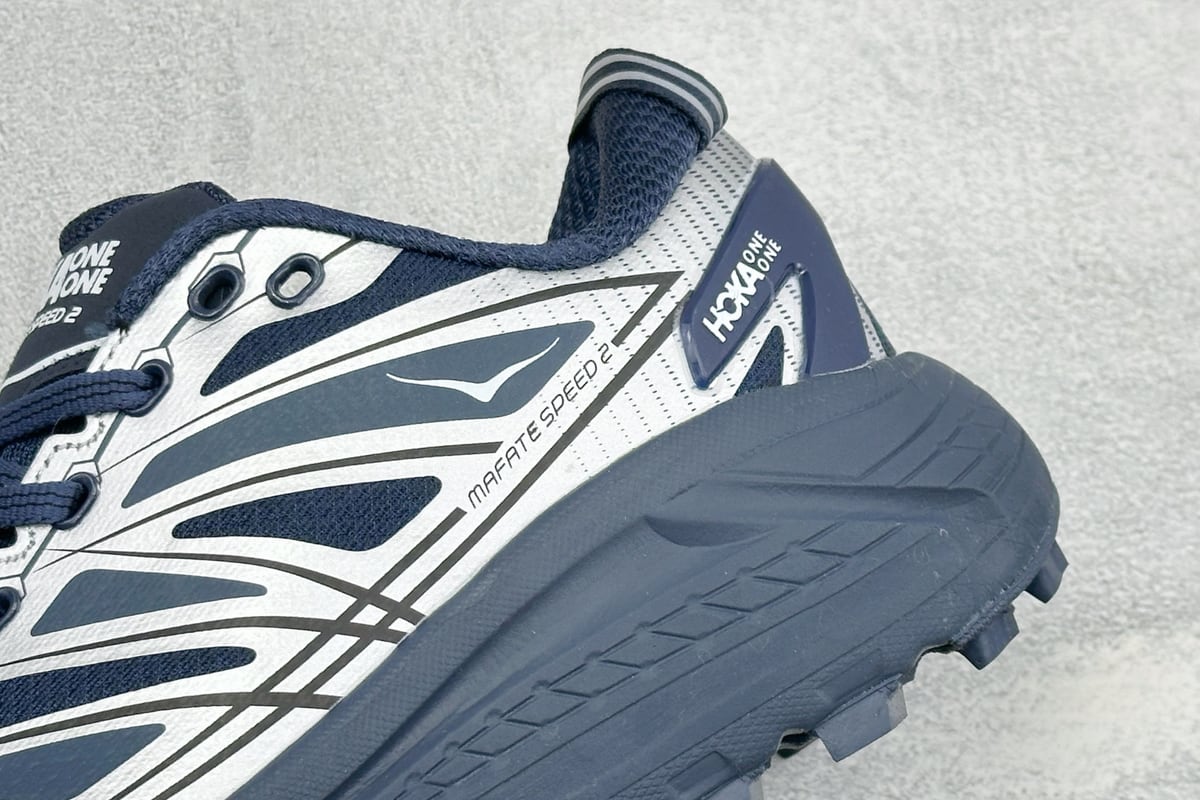 霍伽 HOKA ONE ONE Mafate Speed 2 低帮专业越野跑步鞋 黑白蓝 细节实拍图