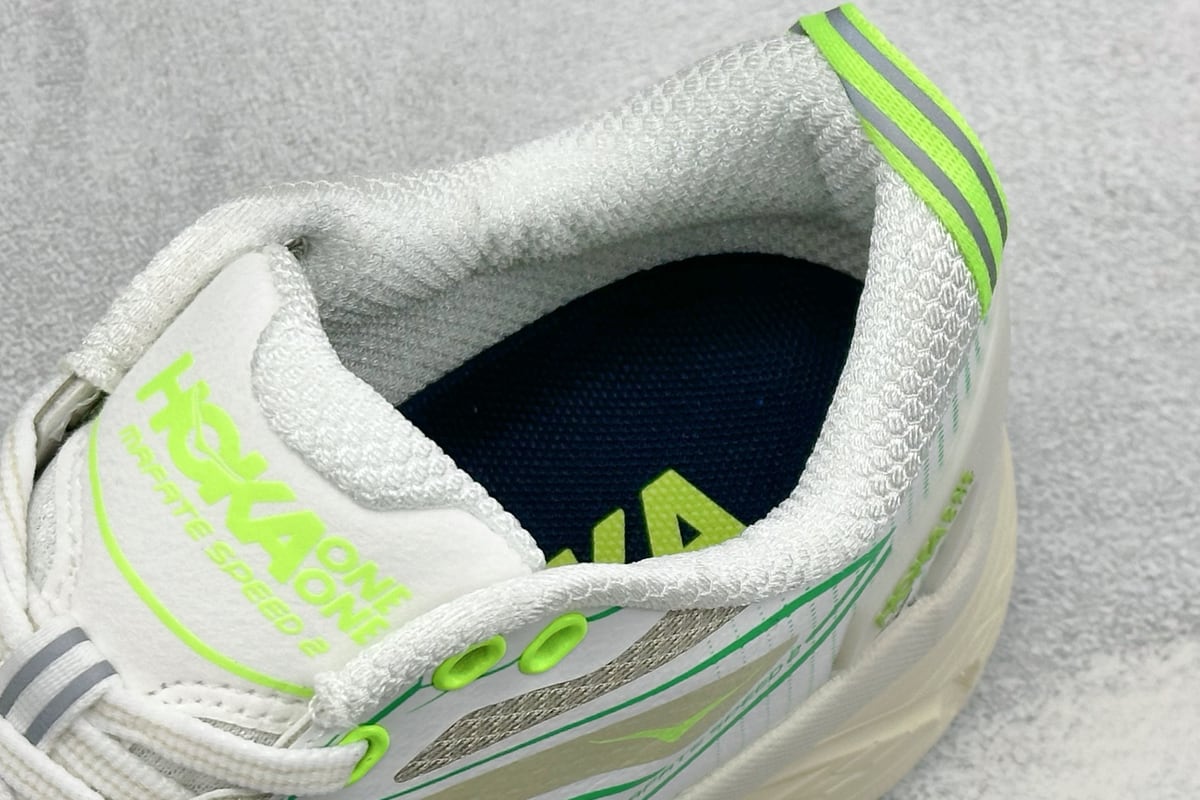 霍伽 HOKA ONE ONE Mafate Speed 2 低帮专业越野跑步鞋 白绿 上脚实拍图