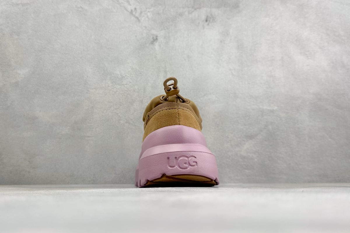 其他品牌 UGG Tasman Weather Hybrid 棕粉 鞋底实拍图