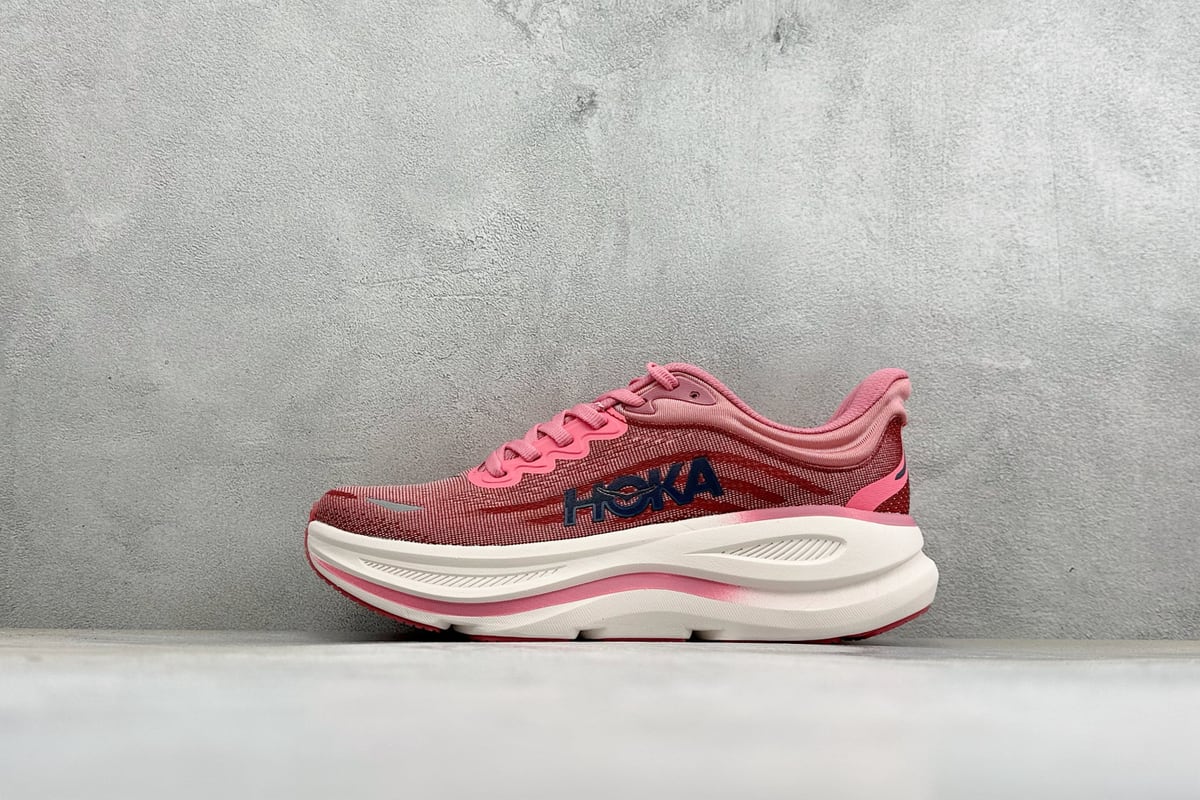 霍伽 HOKA ONE ONE M CLIFTON 10 轻量低帮户外越野跑鞋 红黑 正面实拍图