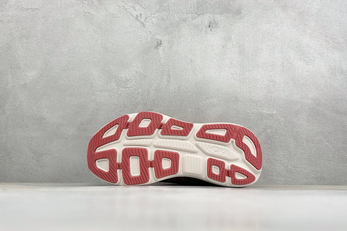 霍伽 HOKA ONE ONE M CLIFTON 10 轻量低帮户外越野跑鞋 红黑 鞋头实拍图