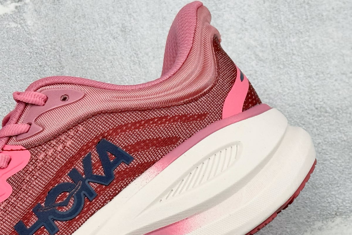 霍伽 HOKA ONE ONE M CLIFTON 10 轻量低帮户外越野跑鞋 红黑 细节实拍图