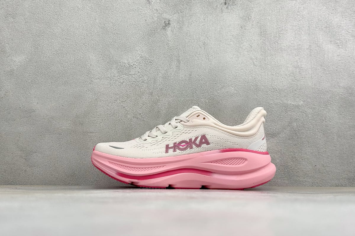 霍伽 HOKA ONE ONE M CLIFTON 10 轻量低帮户外越野跑鞋 白红粉 正面实拍图