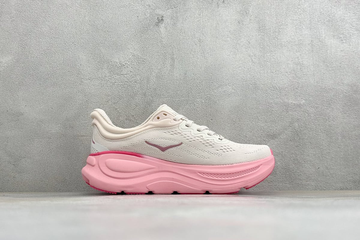 霍伽 HOKA ONE ONE M CLIFTON 10 轻量低帮户外越野跑鞋 白红粉 侧面实拍图