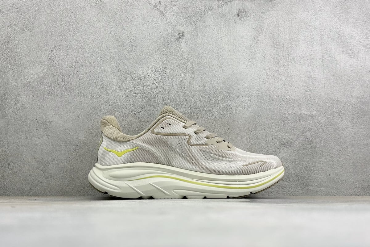 霍伽 HOKA ONE ONE M CLIFTON 10 轻量低帮户外越野跑鞋 白橙 侧面实拍图