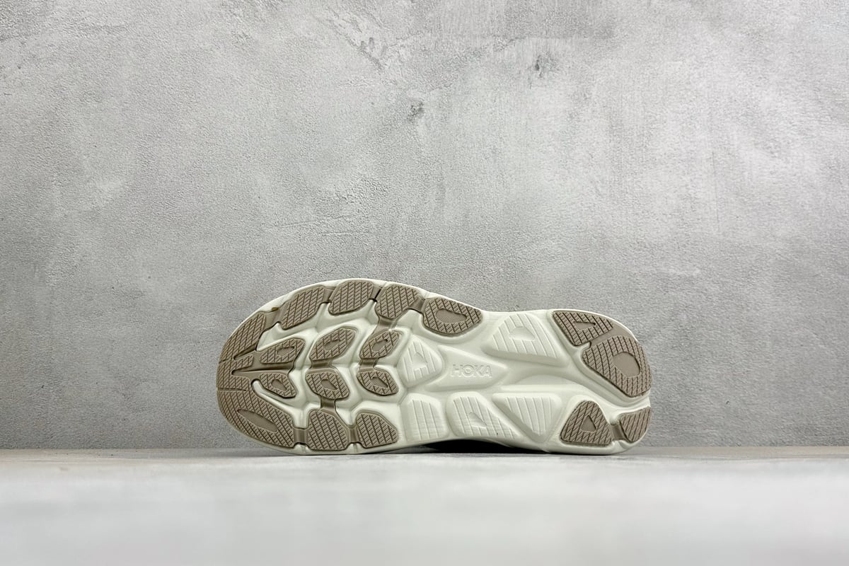 霍伽 HOKA ONE ONE M CLIFTON 10 轻量低帮户外越野跑鞋 白橙 鞋头实拍图