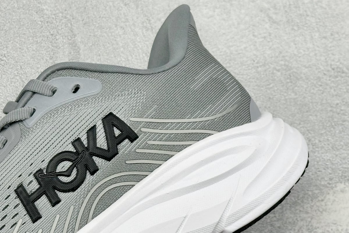 霍伽 HOKA ONE ONE M CLIFTON 11 轻量低帮户外越野跑鞋 灰白 细节实拍图