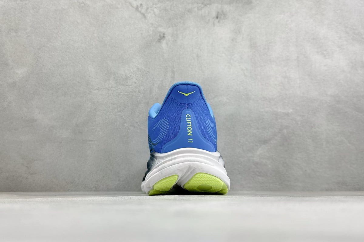 霍伽 HOKA ONE ONE M CLIFTON 11 轻量低帮户外越野跑鞋 蓝绿 鞋底实拍图