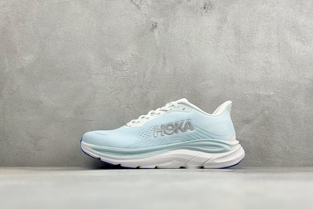 霍伽 HOKA ONE ONE M CLIFTON 11 轻量低帮户外越野跑鞋 白蓝 正面实拍图
