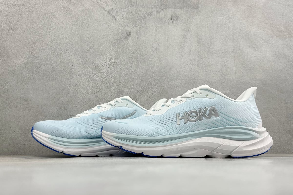 霍伽 HOKA ONE ONE M CLIFTON 11 轻量低帮户外越野跑鞋 白蓝 鞋跟实拍图