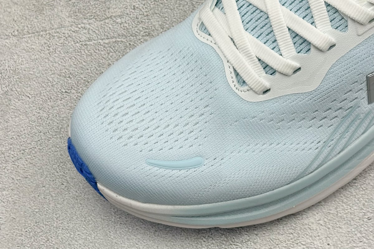 霍伽 HOKA ONE ONE M CLIFTON 11 轻量低帮户外越野跑鞋 白蓝 鞋标实拍图
