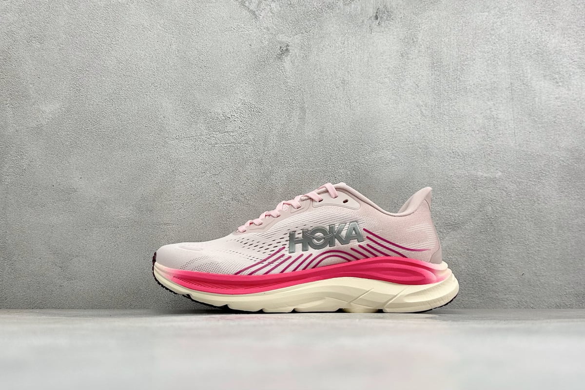 霍伽 HOKA ONE ONE M CLIFTON 11 轻量低帮户外越野跑鞋 粉红 正面实拍图