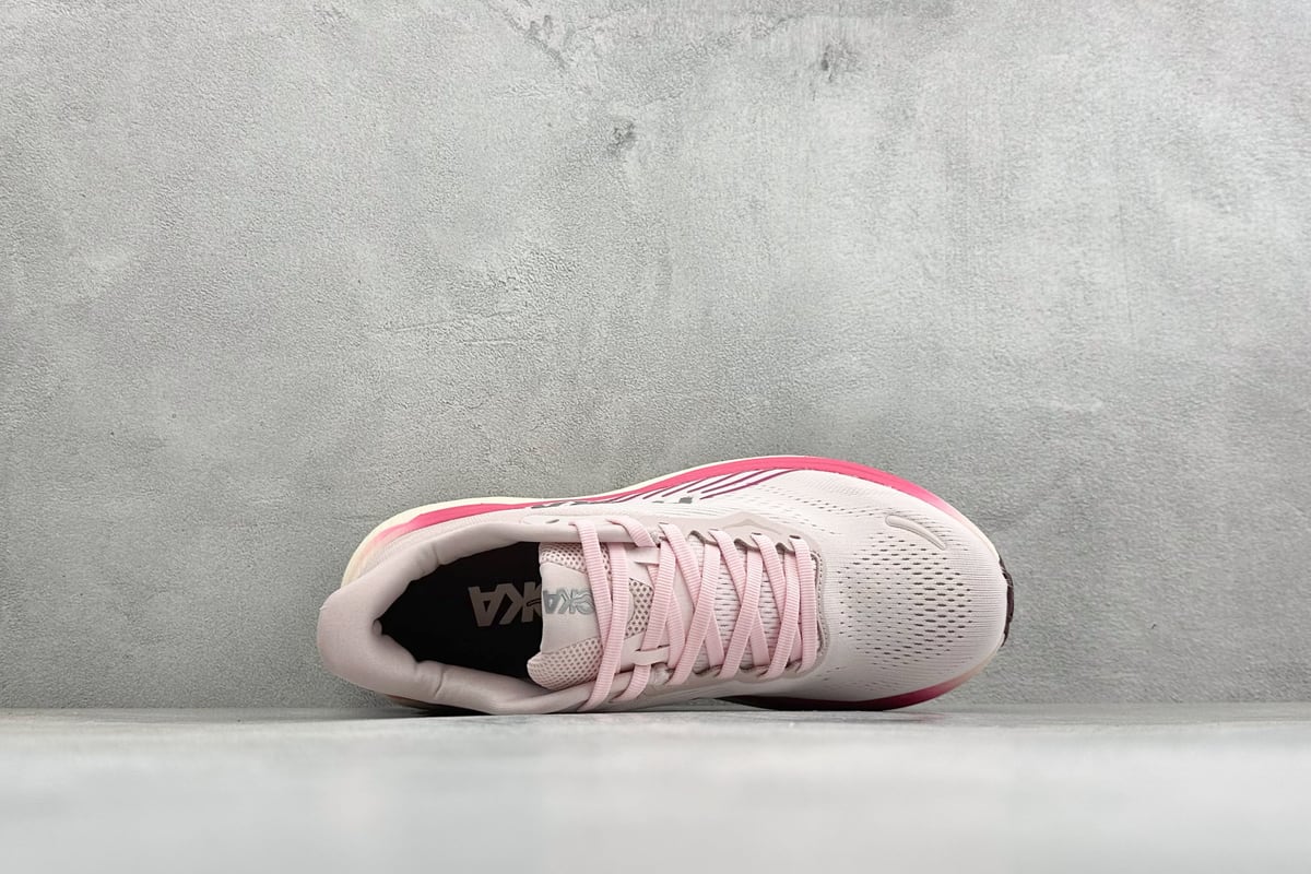 霍伽 HOKA ONE ONE M CLIFTON 11 轻量低帮户外越野跑鞋 粉红 背面实拍图