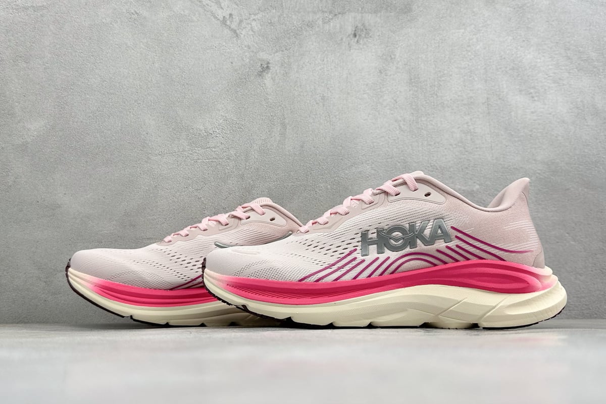 霍伽 HOKA ONE ONE M CLIFTON 11 轻量低帮户外越野跑鞋 粉红 鞋跟实拍图