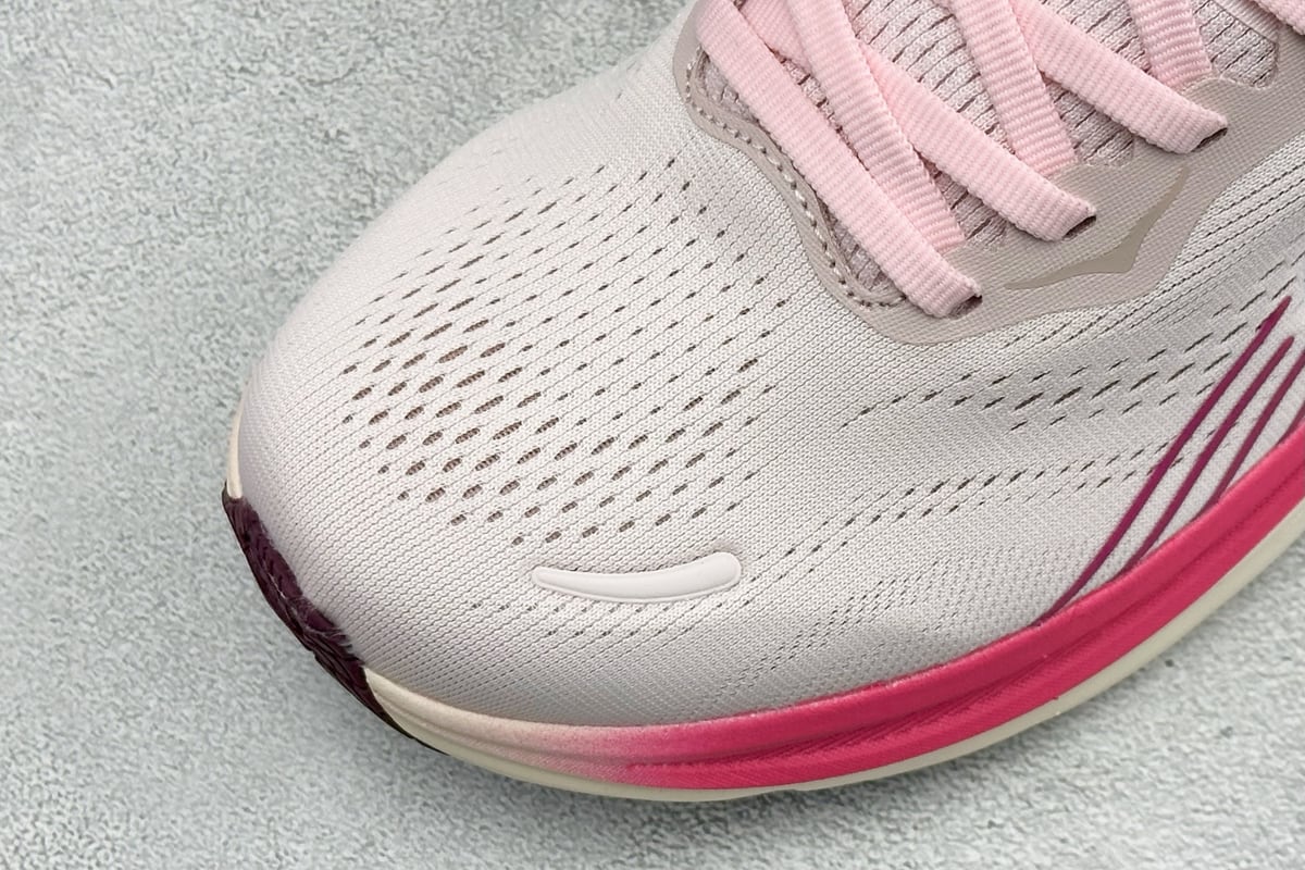 霍伽 HOKA ONE ONE M CLIFTON 11 轻量低帮户外越野跑鞋 粉红 鞋标实拍图