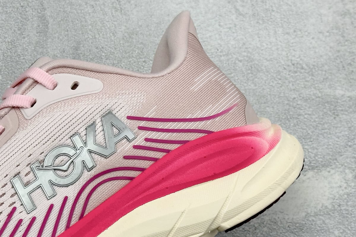霍伽 HOKA ONE ONE M CLIFTON 11 轻量低帮户外越野跑鞋 粉红 细节实拍图
