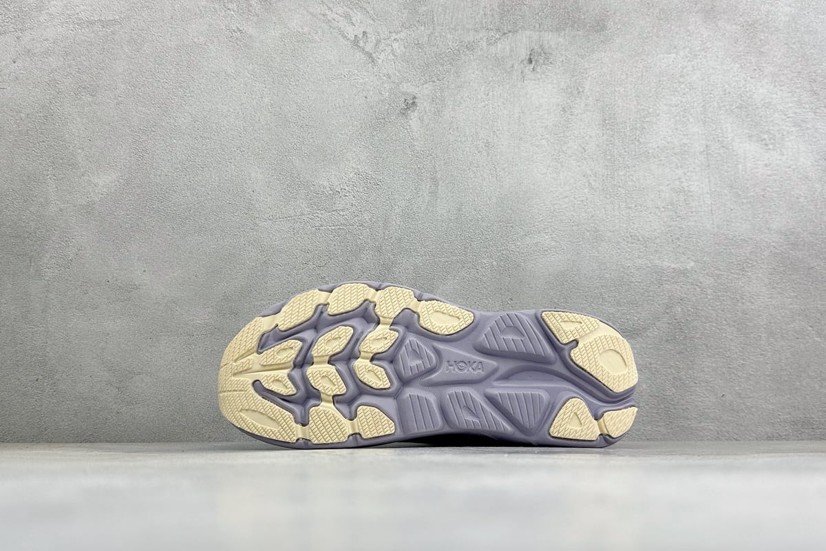 霍伽 HOKA ONE ONE M CLIFTON 11 轻量低帮户外越野跑鞋 灰紫 鞋头实拍图