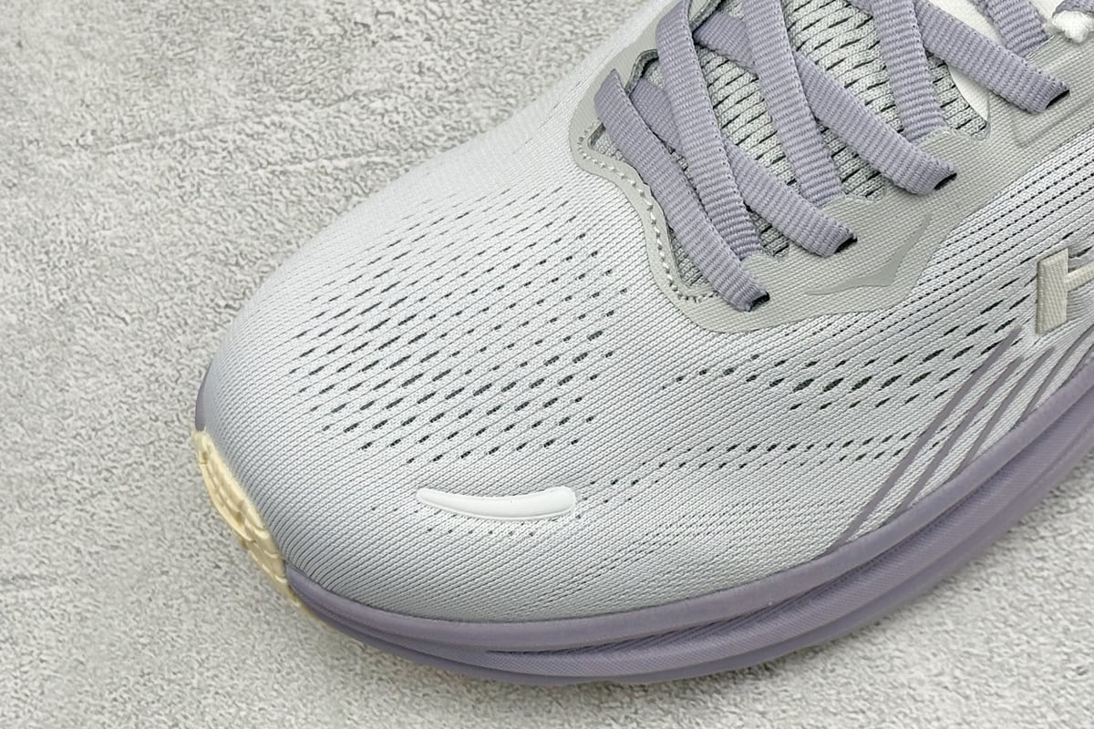 霍伽 HOKA ONE ONE M CLIFTON 11 轻量低帮户外越野跑鞋 灰紫 鞋标实拍图