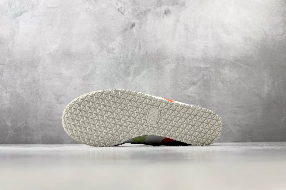 鬼塚虎 Onitsuka Tiger MEXICO 66 SLIP-ON白绿色 鞋头实拍图
