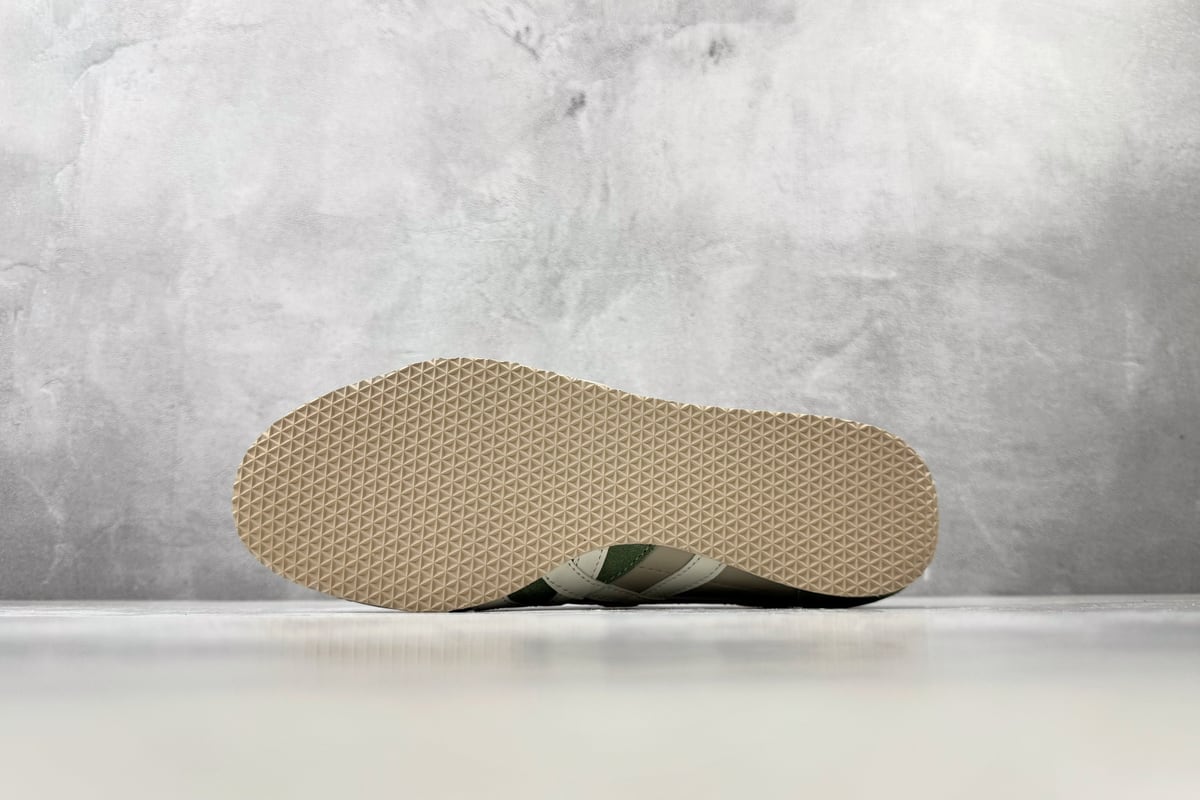 鬼塚虎 Onitsuka Tiger Runspark 米绿橙 鞋头实拍图