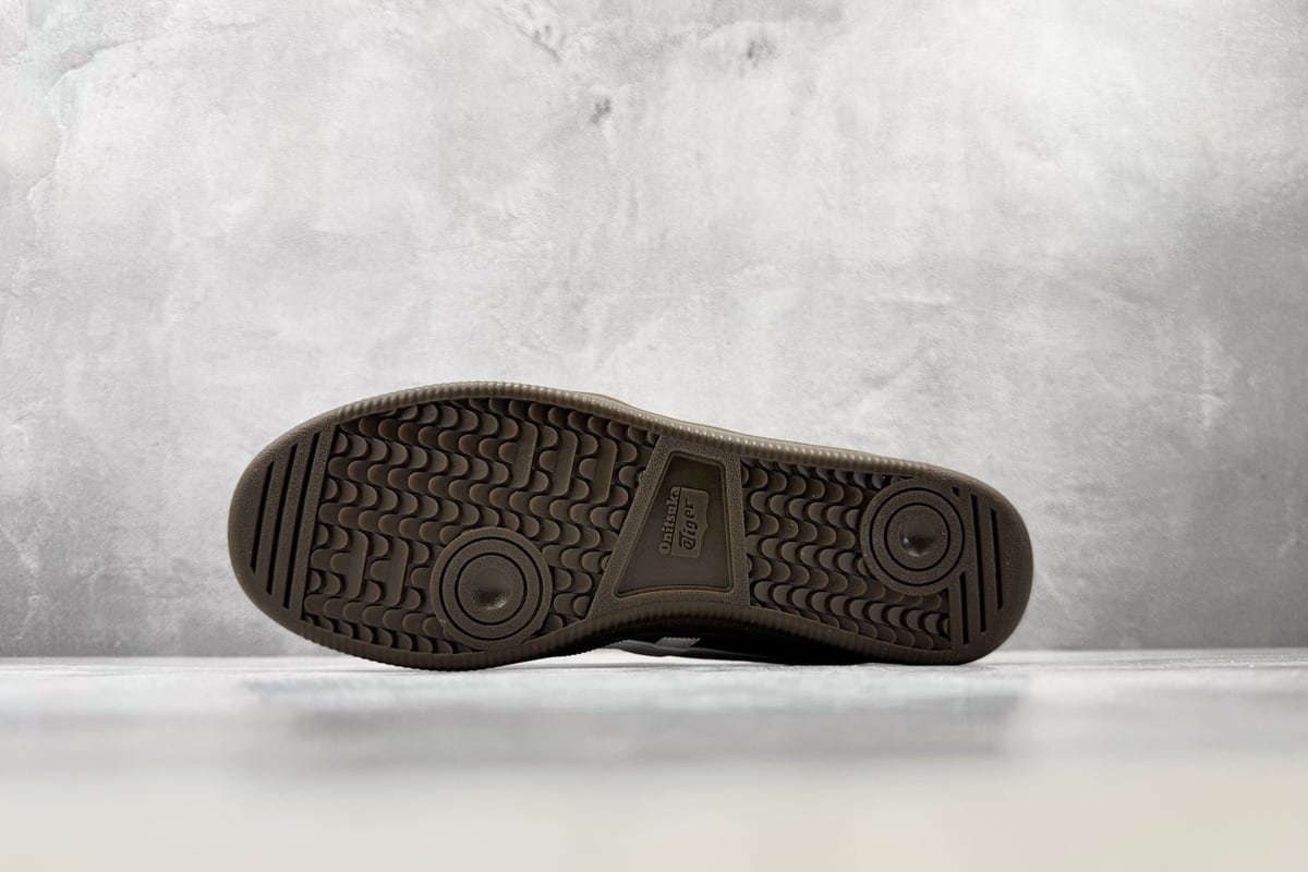鬼塚虎 Onitsuka Tiger Tokuten 酒红色 鞋头实拍图