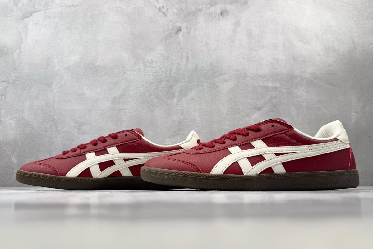 鬼塚虎 Onitsuka Tiger Tokuten 酒红色 鞋跟实拍图