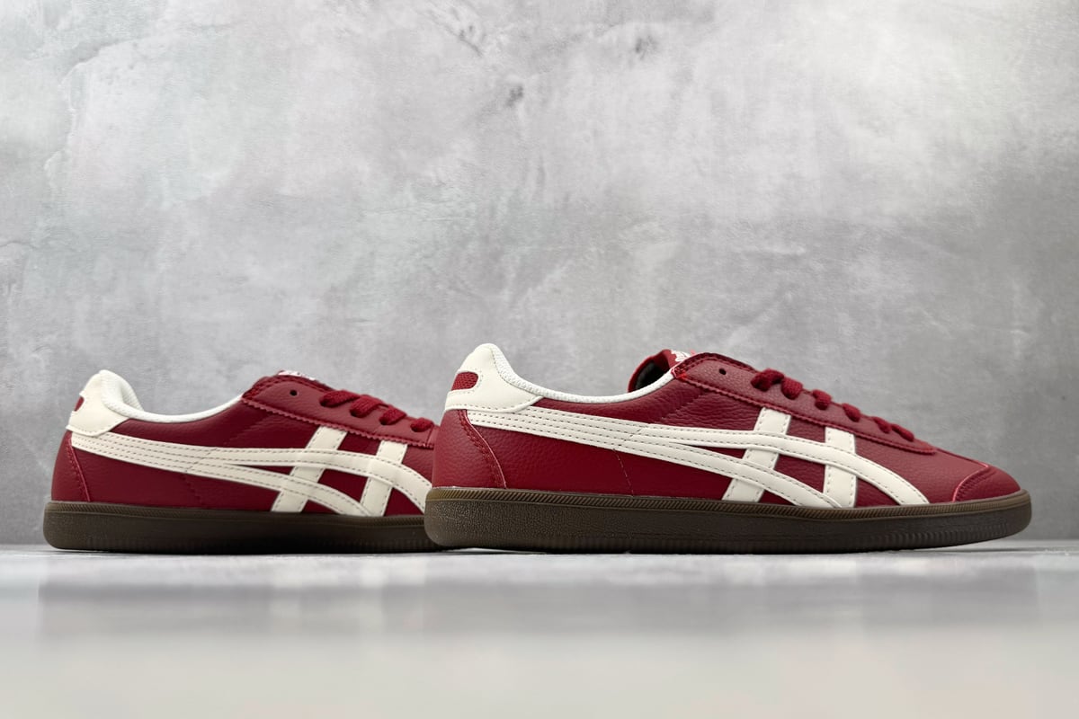 鬼塚虎 Onitsuka Tiger Tokuten 酒红色 鞋底实拍图