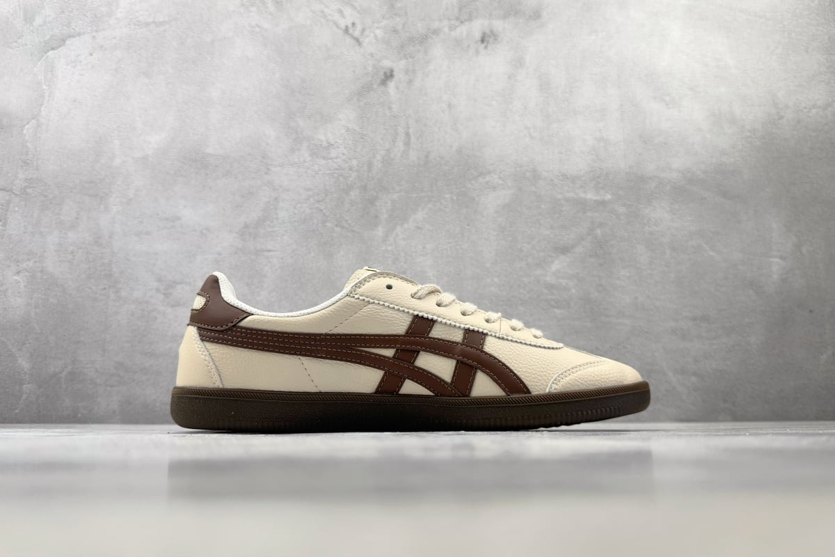 鬼塚虎 Onitsuka Tiger Tokuten 沙棕橙 侧面实拍图