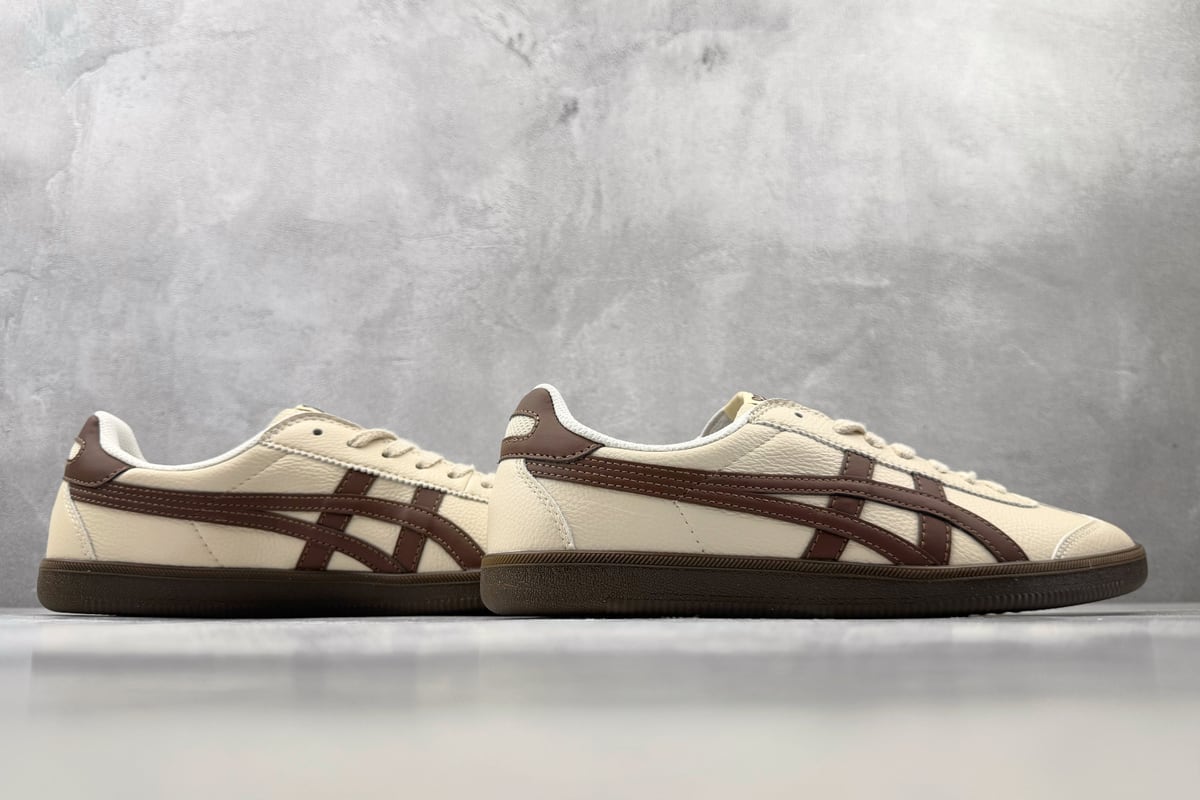 鬼塚虎 Onitsuka Tiger Tokuten 沙棕橙 鞋底实拍图