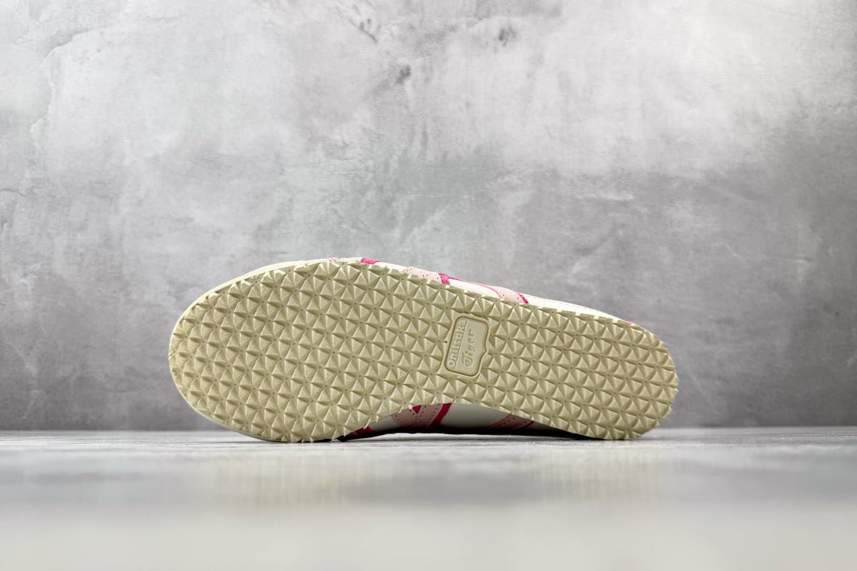 鬼塚虎 Onitsuka Tiger Mexico 66 米白粉红 鞋头实拍图