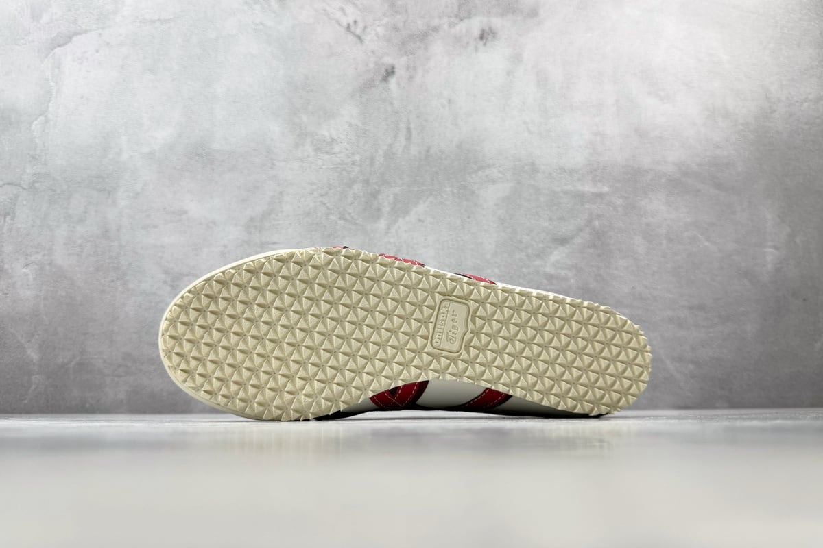 鬼塚虎 Onitsuka Tiger Mexico 66 米白红 鞋头实拍图