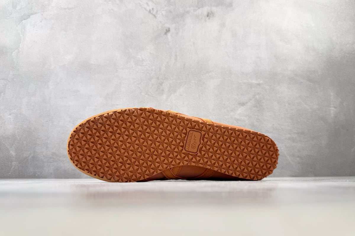 鬼塚虎 Onitsuka Tiger Mexico 66 锈橙色 鞋头实拍图