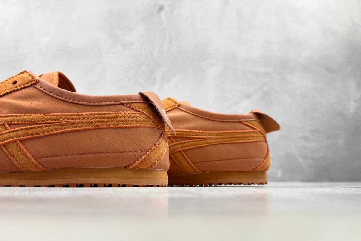 鬼塚虎 Onitsuka Tiger Mexico 66 锈橙色 上脚实拍图